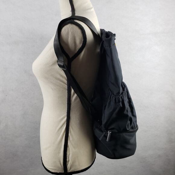 Beyond Yoga Convertible Gym Bag Solid Black Sporty Work  display picture 3